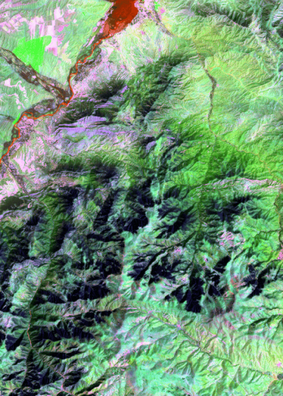 شکل 3. تصویر ماهواره¬ای لندست 8 از منطقه حفاظت شده ارسباران با ترکیب رنگی کاذب TIR-SWIR-G